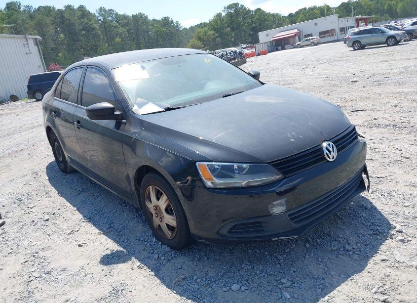 2014 Volkswagen Jetta 2.0L S (VIN 3VW2K7AJ2EM209132) main photo