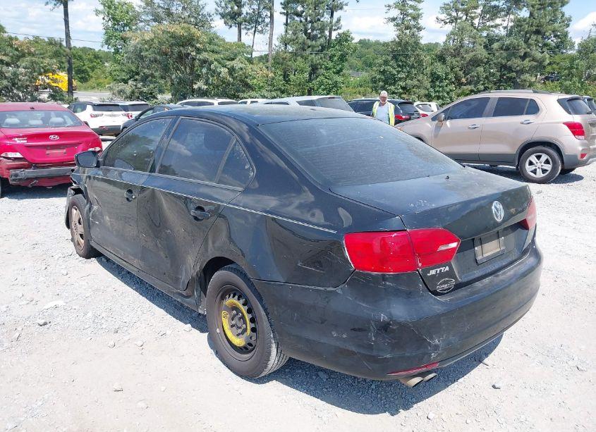 Photo 3 of 2014 Volkswagen Jetta 2.0L S (VIN 3VW2K7AJ2EM209132)