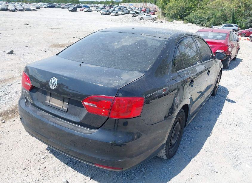 Photo 4 of 2014 Volkswagen Jetta 2.0L S (VIN 3VW2K7AJ2EM209132)