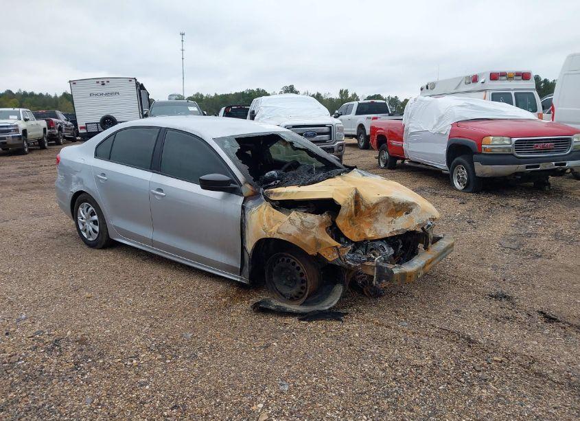 2014 Volkswagen Jetta 2.0L S (VIN 3VW2K7AJ2EM257469) main photo