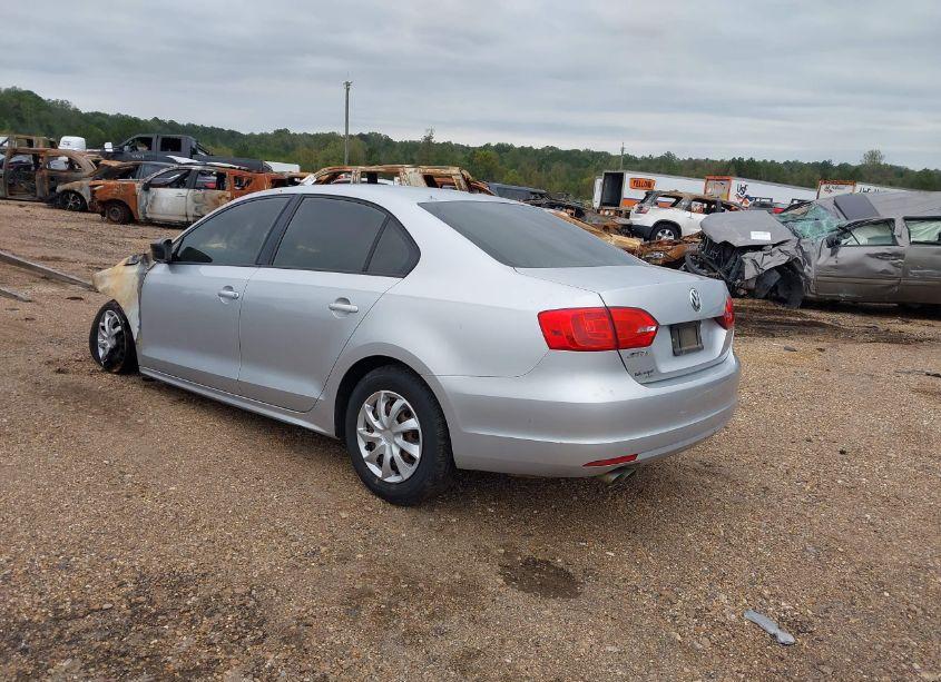Photo 3 of 2014 Volkswagen Jetta 2.0L S (VIN 3VW2K7AJ2EM257469)