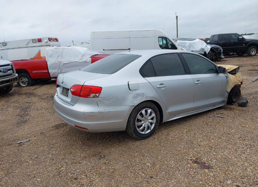 Photo 4 of 2014 Volkswagen Jetta 2.0L S (VIN 3VW2K7AJ2EM257469)