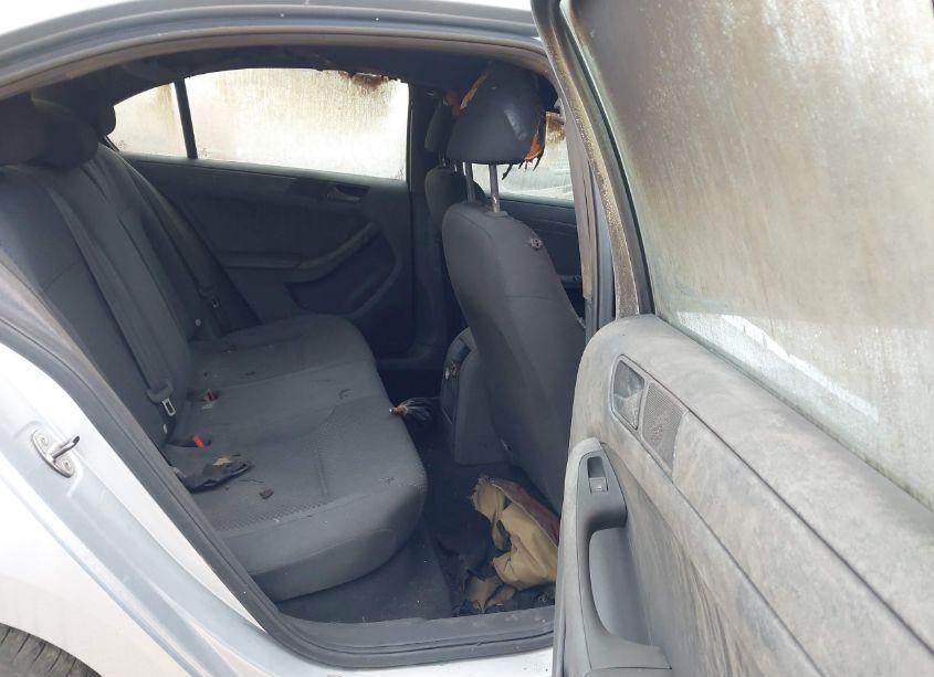 Photo 8 of 2014 Volkswagen Jetta 2.0L S (VIN 3VW2K7AJ2EM257469)