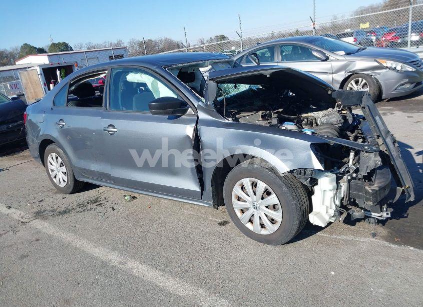2014 Volkswagen Jetta 2.0L S (VIN 3VW2K7AJ2EM302832) main photo
