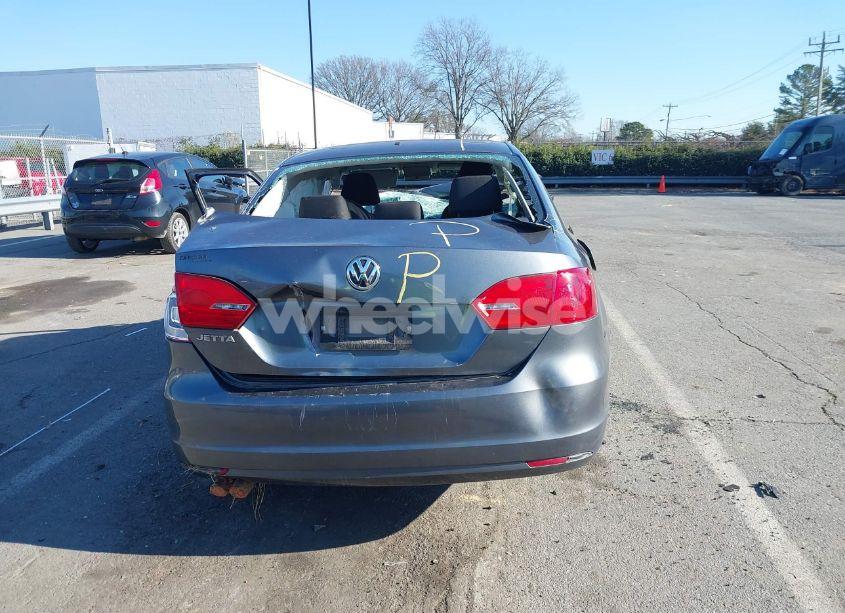 Photo 16 of 2014 Volkswagen Jetta 2.0L S (VIN 3VW2K7AJ2EM302832)