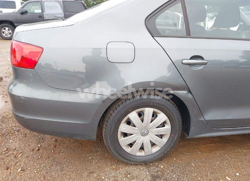 Photo 13 of 2014 Volkswagen Jetta 2.0L S (VIN 3VW2K7AJ2EM313510)