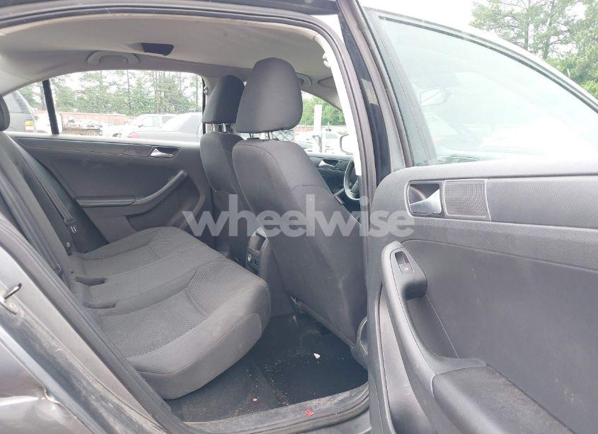 Photo 8 of 2014 Volkswagen Jetta 2.0L S (VIN 3VW2K7AJ2EM313510)