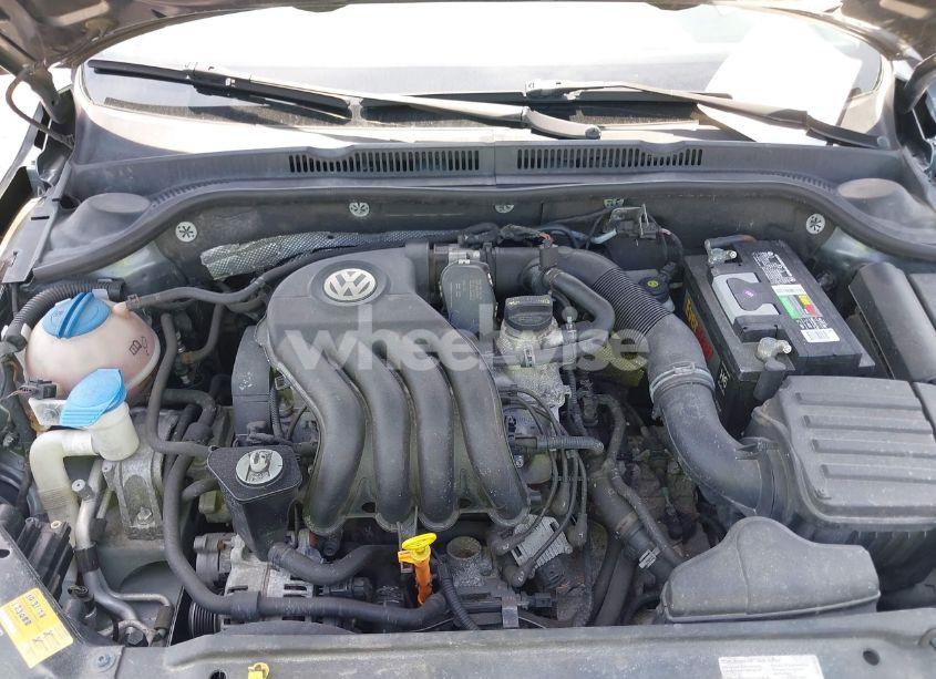 Photo 10 of 2014 Volkswagen Jetta 2.0L S (VIN 3VW2K7AJ2EM328671)
