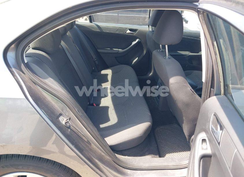 Photo 8 of 2014 Volkswagen Jetta 2.0L S (VIN 3VW2K7AJ2EM328671)