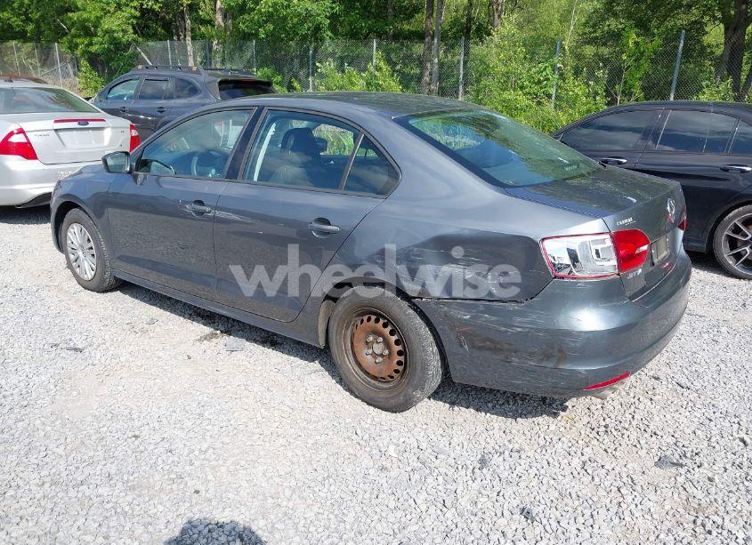 Photo 3 of 2014 Volkswagen Jetta 2.0L S (VIN 3VW2K7AJ2EM352047)