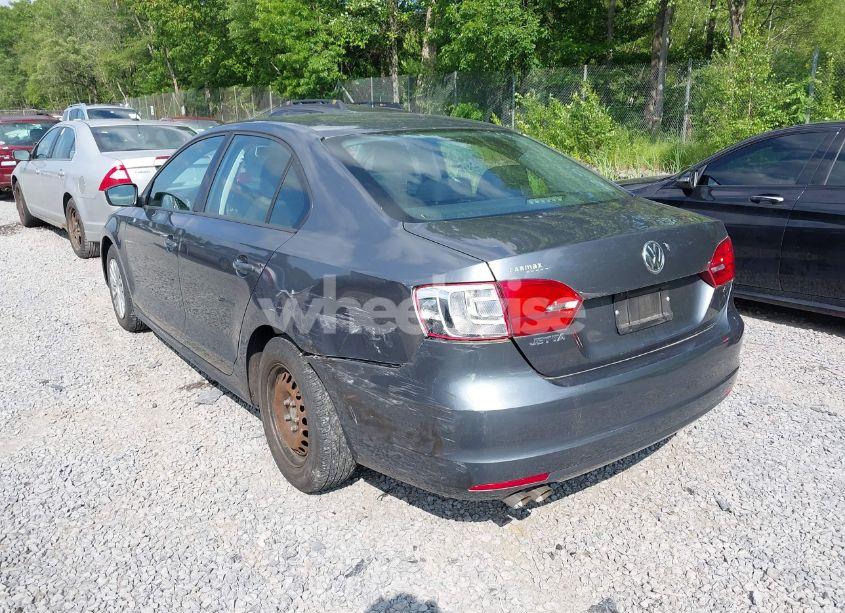 Photo 6 of 2014 Volkswagen Jetta 2.0L S (VIN 3VW2K7AJ2EM352047)