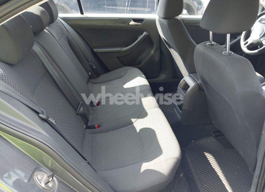 Photo 8 of 2014 Volkswagen Jetta 2.0L S (VIN 3VW2K7AJ2EM352047)