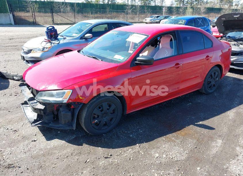 Photo 2 of 2014 Volkswagen Jetta 2.0L S (VIN 3VW2K7AJ2EM391611)