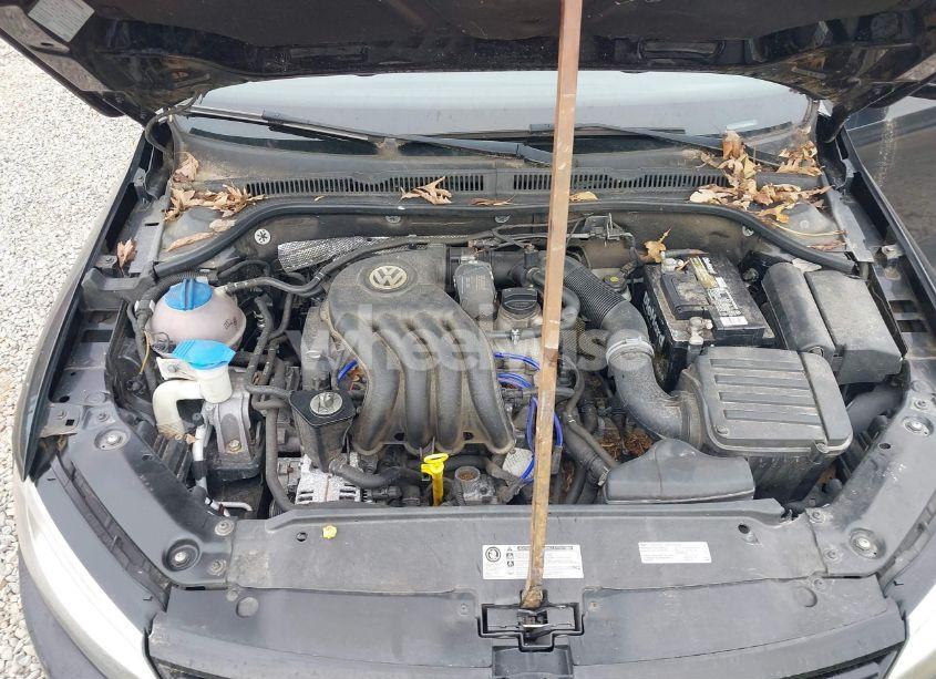 Photo 10 of 2014 Volkswagen Jetta 2.0L S (VIN 3VW2K7AJ2EM400839)