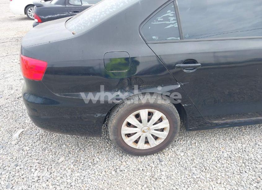 Photo 12 of 2014 Volkswagen Jetta 2.0L S (VIN 3VW2K7AJ2EM400839)