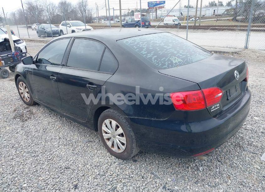 Photo 3 of 2014 Volkswagen Jetta 2.0L S (VIN 3VW2K7AJ2EM400839)