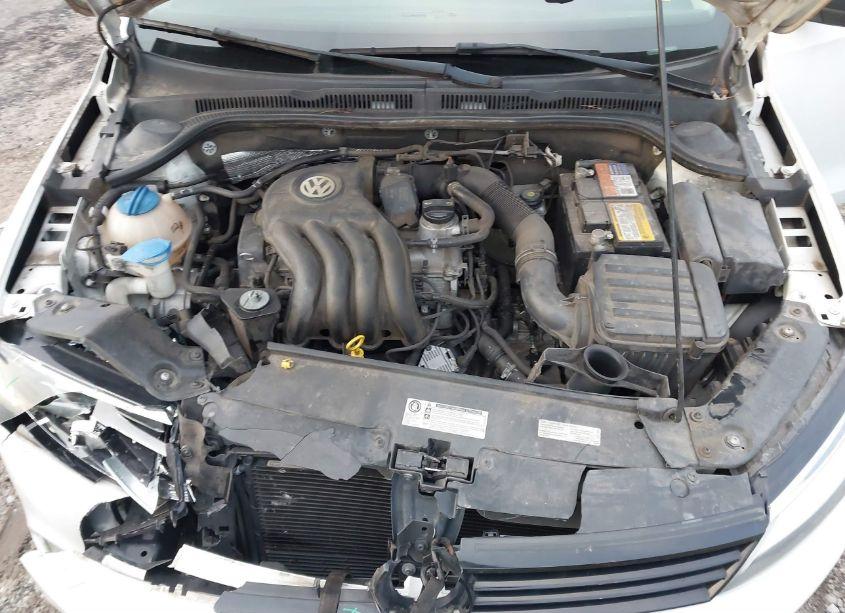 Photo 10 of 2014 Volkswagen Jetta 2.0L S (VIN 3VW2K7AJ2EM415034)