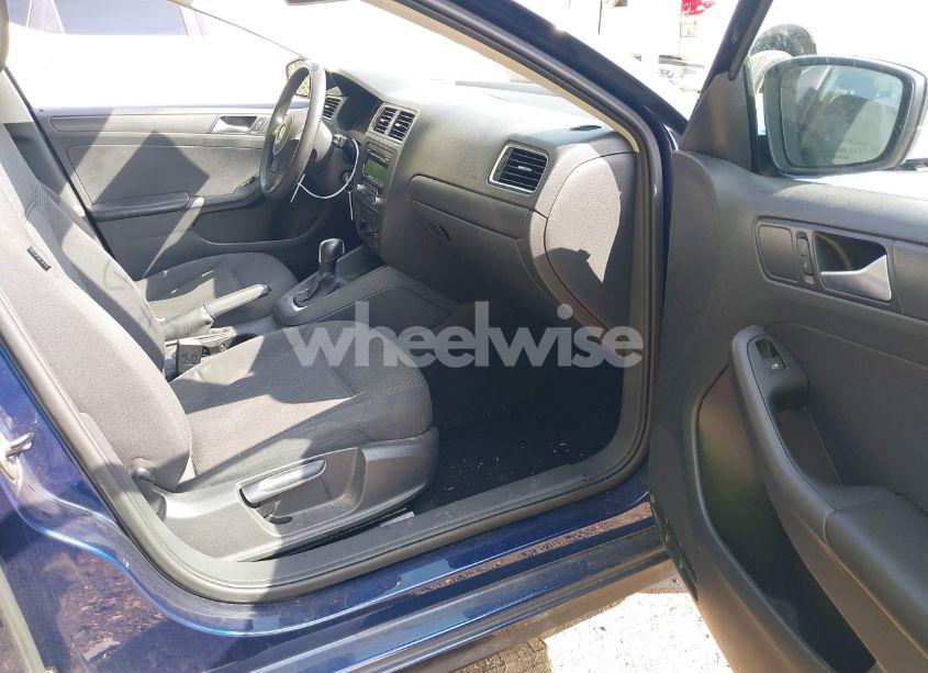 Photo 5 of 2014 Volkswagen Jetta 2.0L S (VIN 3VW2K7AJ2EM429306)