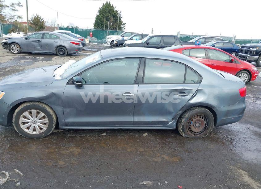 Photo 14 of 2014 Volkswagen Jetta 2.0L S (VIN 3VW2K7AJ2EM429919)