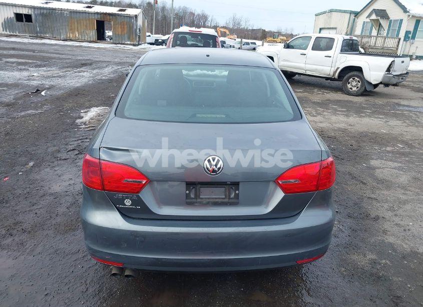 Photo 16 of 2014 Volkswagen Jetta 2.0L S (VIN 3VW2K7AJ2EM429919)