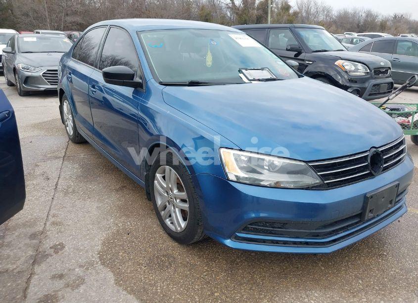 2015 Volkswagen Jetta 2.0L S (VIN 3VW2K7AJ2FM210847) main photo