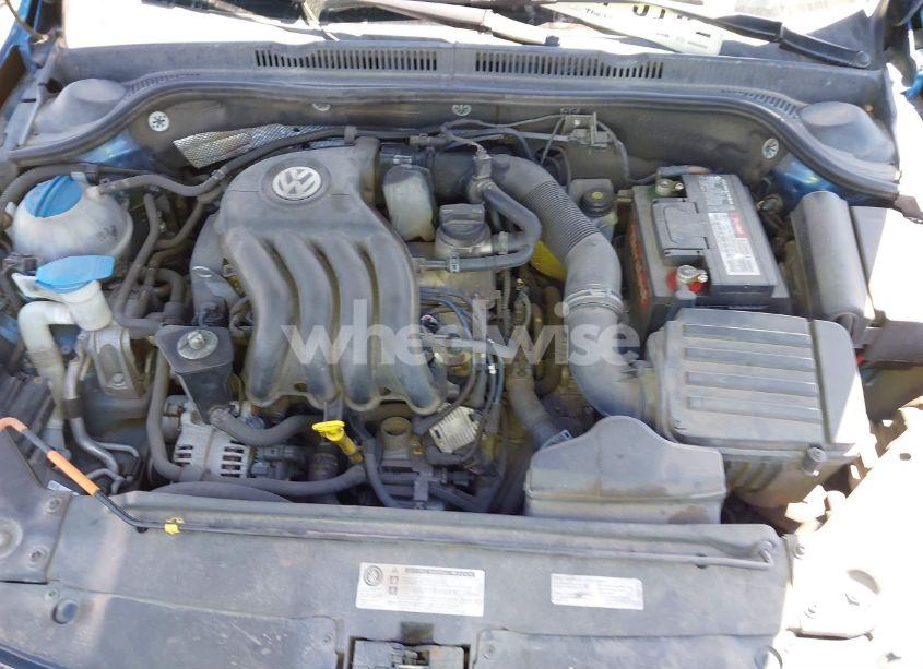 Photo 10 of 2015 Volkswagen Jetta 2.0L S (VIN 3VW2K7AJ2FM210847)