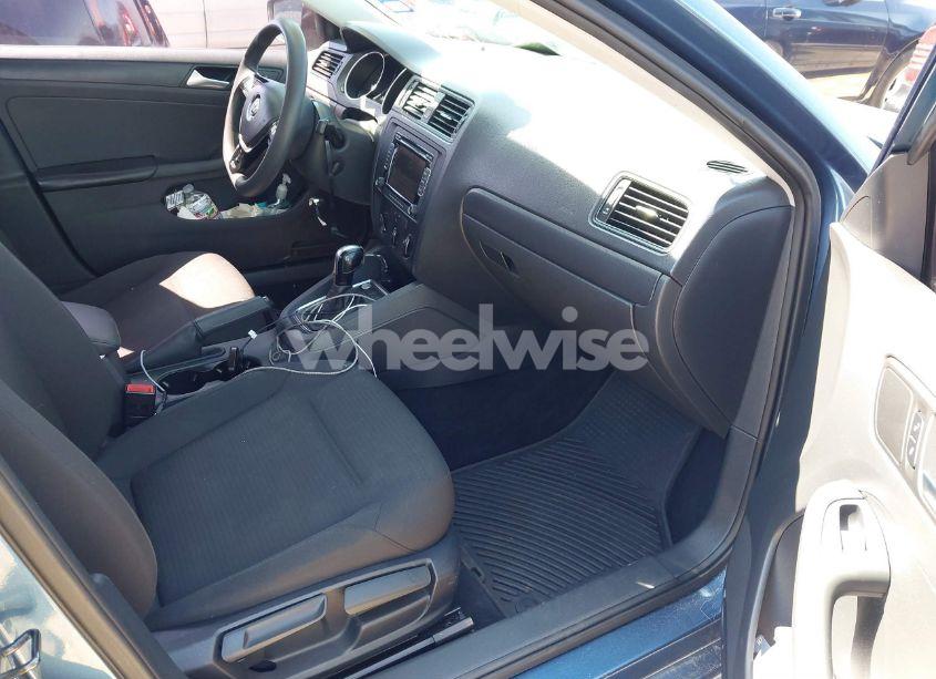 Photo 5 of 2015 Volkswagen Jetta 2.0L S (VIN 3VW2K7AJ2FM210847)