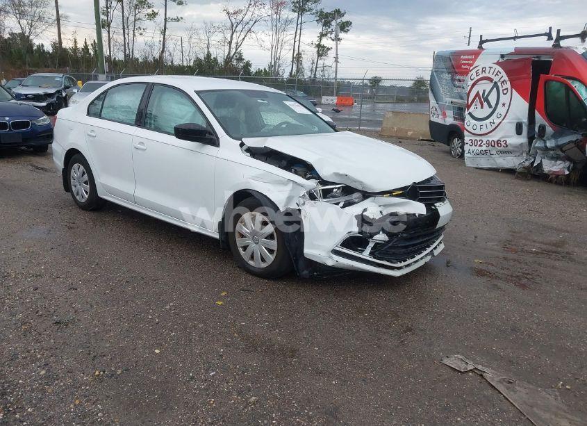 2015 Volkswagen Jetta 2.0L S (VIN 3VW2K7AJ2FM294829) main photo