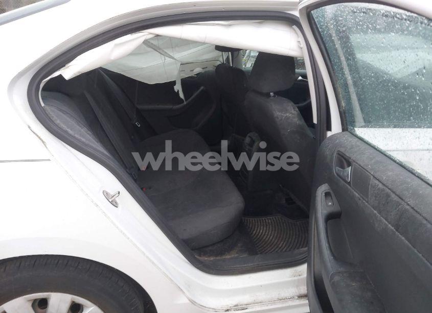 Photo 8 of 2015 Volkswagen Jetta 2.0L S (VIN 3VW2K7AJ2FM294829)