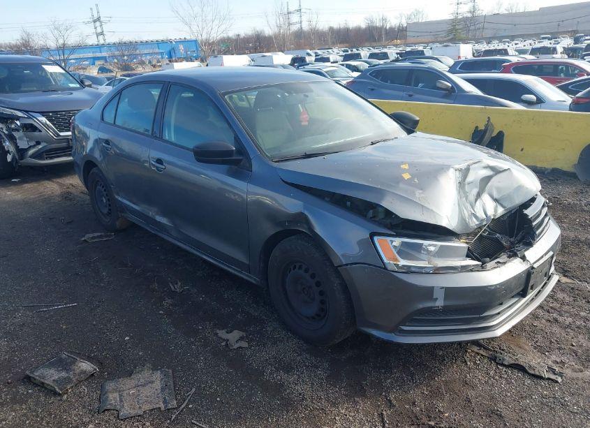 2015 Volkswagen Jetta 2.0L S (VIN 3VW2K7AJ2FM304338) main photo