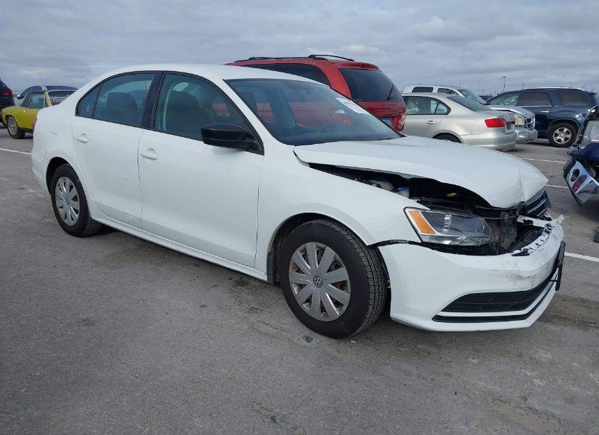 2015 Volkswagen Jetta 2.0L S (VIN 3VW2K7AJ2FM317543) main photo