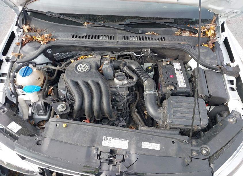 Photo 10 of 2015 Volkswagen Jetta 2.0L S (VIN 3VW2K7AJ2FM317543)
