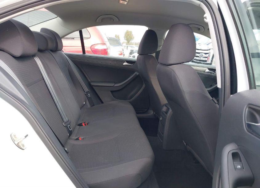 Photo 8 of 2015 Volkswagen Jetta 2.0L S (VIN 3VW2K7AJ2FM317543)