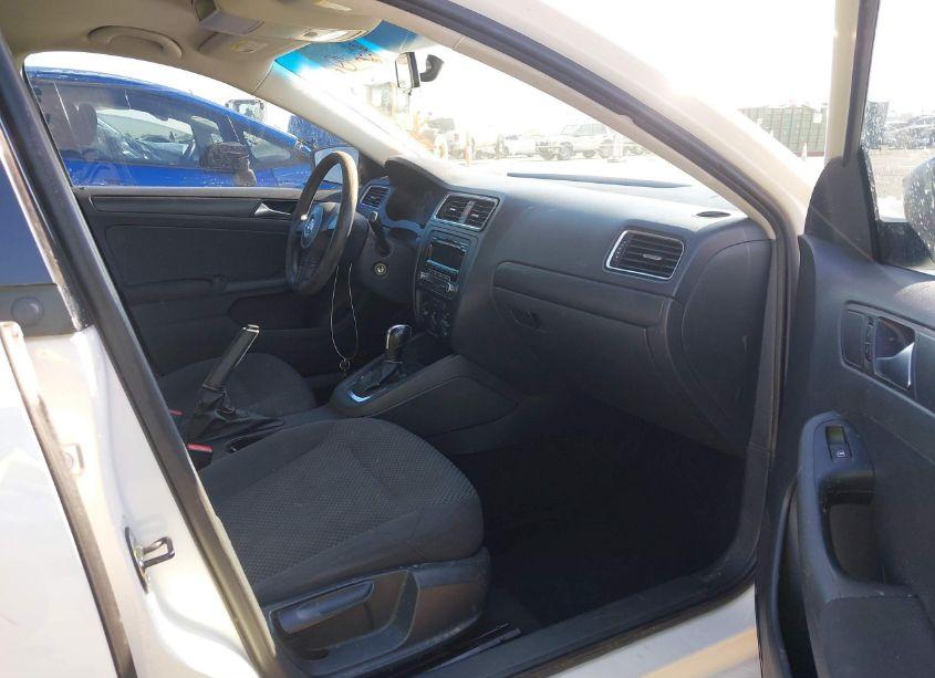 Photo 5 of 2012 Volkswagen Jetta 2.0L S (VIN 3VW2K7AJ3CM355391)