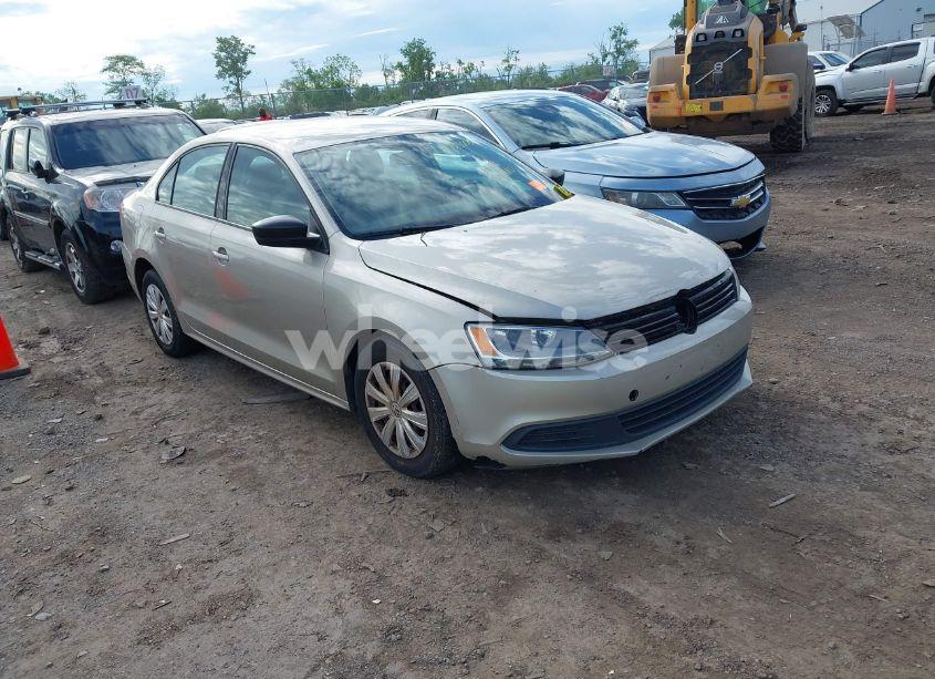 2012 Volkswagen Jetta 2.0L S (VIN 3VW2K7AJ3CM460402) main photo