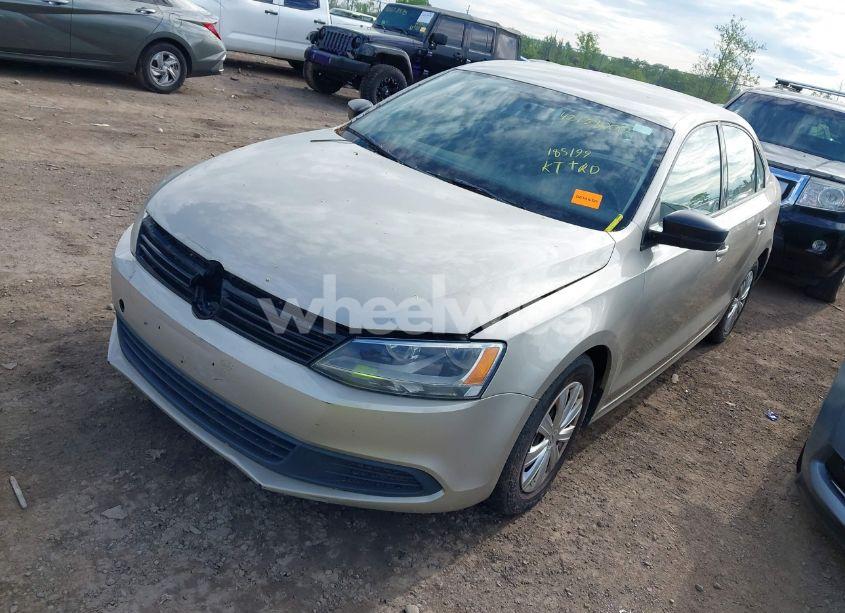 Photo 2 of 2012 Volkswagen Jetta 2.0L S (VIN 3VW2K7AJ3CM460402)