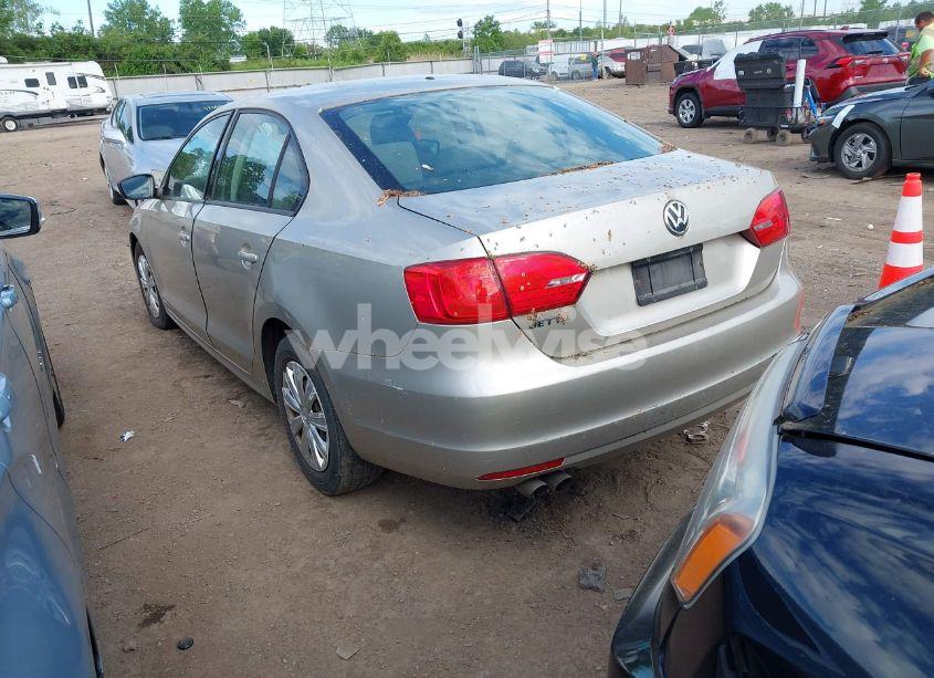 Photo 3 of 2012 Volkswagen Jetta 2.0L S (VIN 3VW2K7AJ3CM460402)