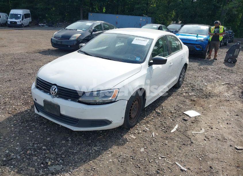 Photo 2 of 2012 Volkswagen Jetta 2.0L S (VIN 3VW2K7AJ3CM463493)