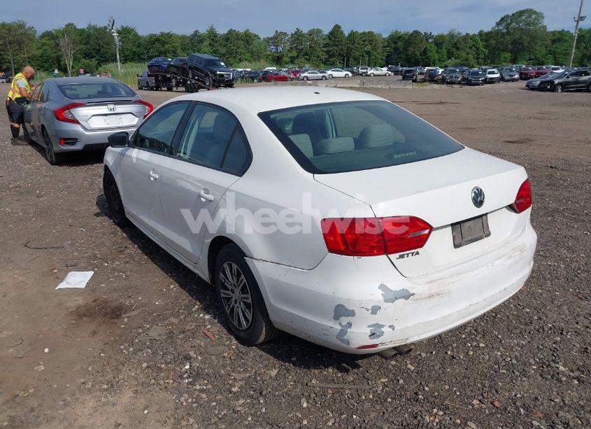 Photo 3 of 2012 Volkswagen Jetta 2.0L S (VIN 3VW2K7AJ3CM463493)