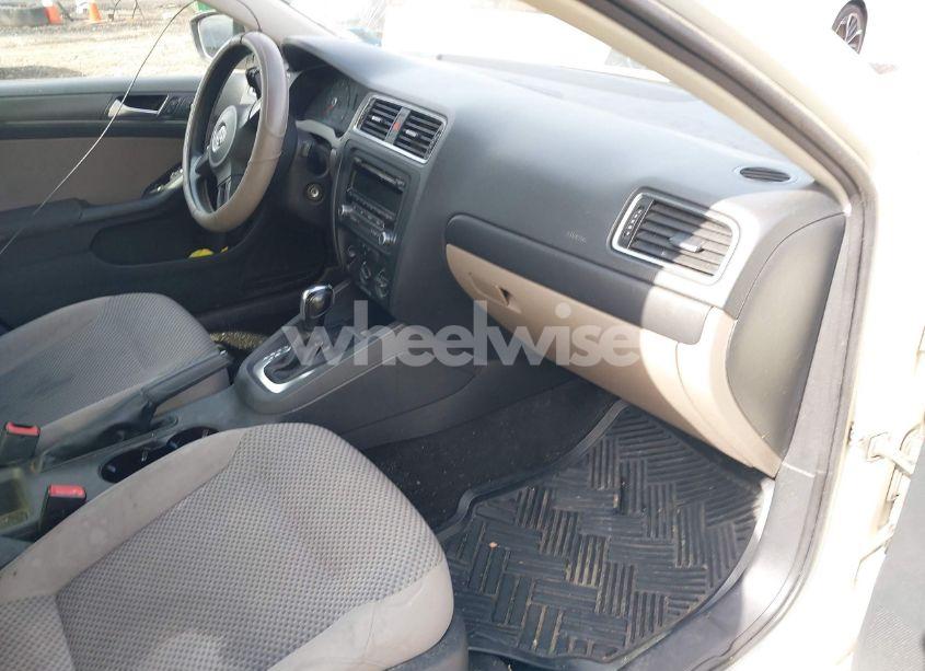 Photo 5 of 2012 Volkswagen Jetta 2.0L S (VIN 3VW2K7AJ3CM463493)
