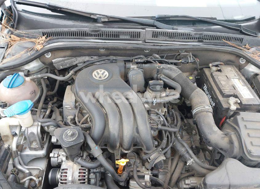 Photo 10 of 2013 Volkswagen Jetta 2.0L S (VIN 3VW2K7AJ3DM212510)