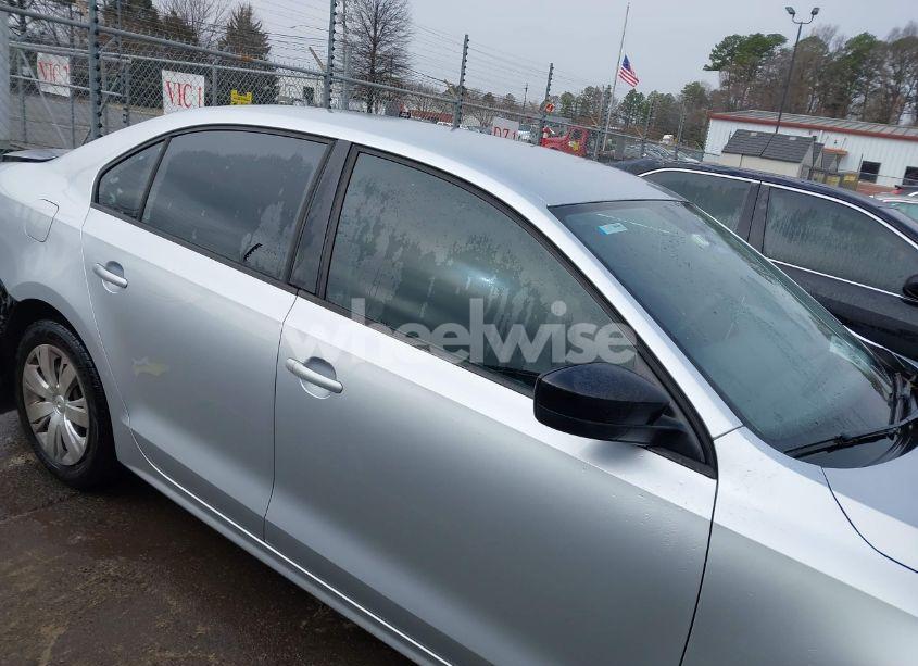 Photo 13 of 2013 Volkswagen Jetta 2.0L S (VIN 3VW2K7AJ3DM212510)