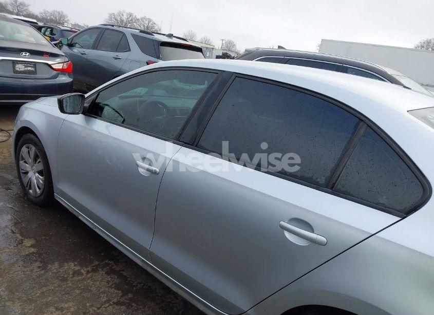 Photo 14 of 2013 Volkswagen Jetta 2.0L S (VIN 3VW2K7AJ3DM212510)