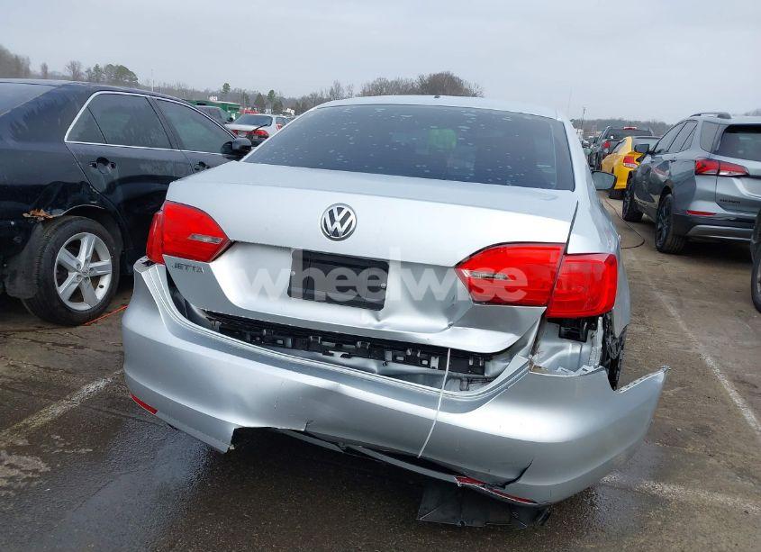 Photo 16 of 2013 Volkswagen Jetta 2.0L S (VIN 3VW2K7AJ3DM212510)