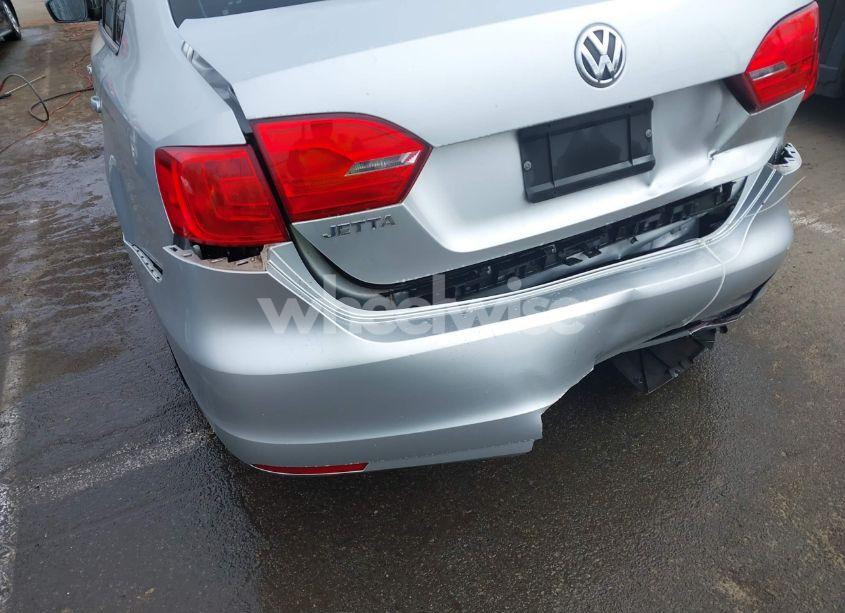 Photo 6 of 2013 Volkswagen Jetta 2.0L S (VIN 3VW2K7AJ3DM212510)