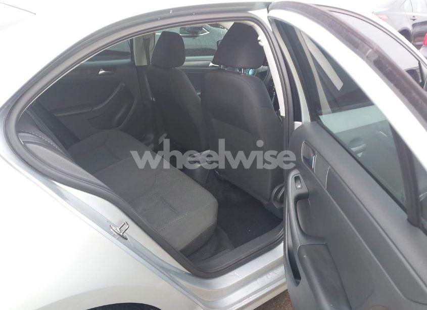 Photo 8 of 2013 Volkswagen Jetta 2.0L S (VIN 3VW2K7AJ3DM212510)