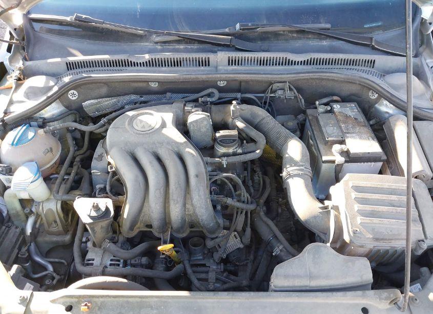 Photo 10 of 2013 Volkswagen Jetta 2.0L S (VIN 3VW2K7AJ3DM237665)