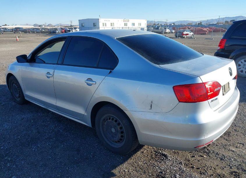 Photo 3 of 2013 Volkswagen Jetta 2.0L S (VIN 3VW2K7AJ3DM237665)