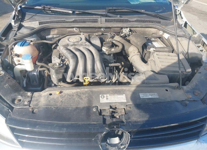 Photo 10 of 2013 Volkswagen Jetta 2.0L S (VIN 3VW2K7AJ3DM253560)