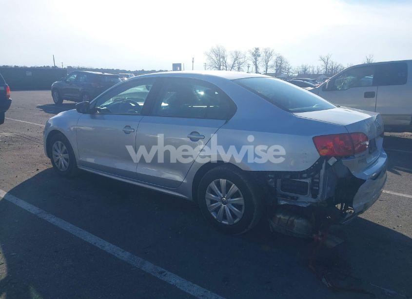 Photo 3 of 2013 Volkswagen Jetta 2.0L S (VIN 3VW2K7AJ3DM253560)